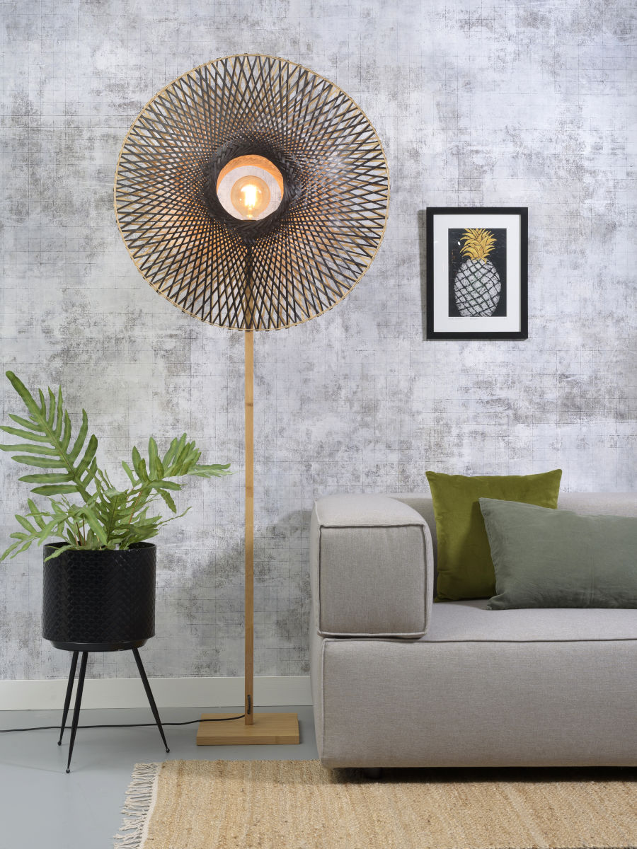 Lampadaire Kalimantan droit en Bambou naturel au design naturel par Good & Mojo